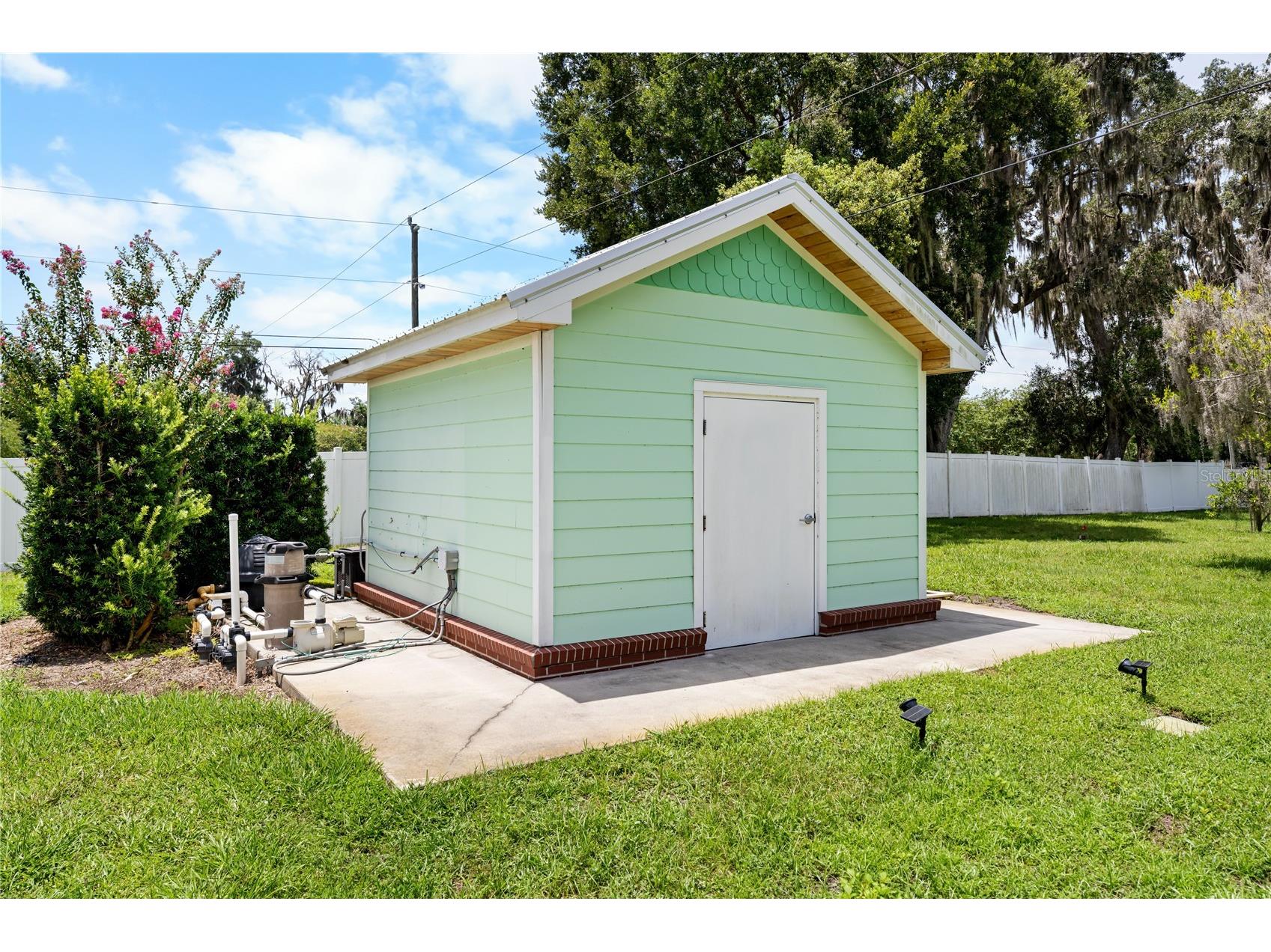 2424 E New York Avenue Deland FL 32724 - LAKE WINNEMISSETT O6423149 image68