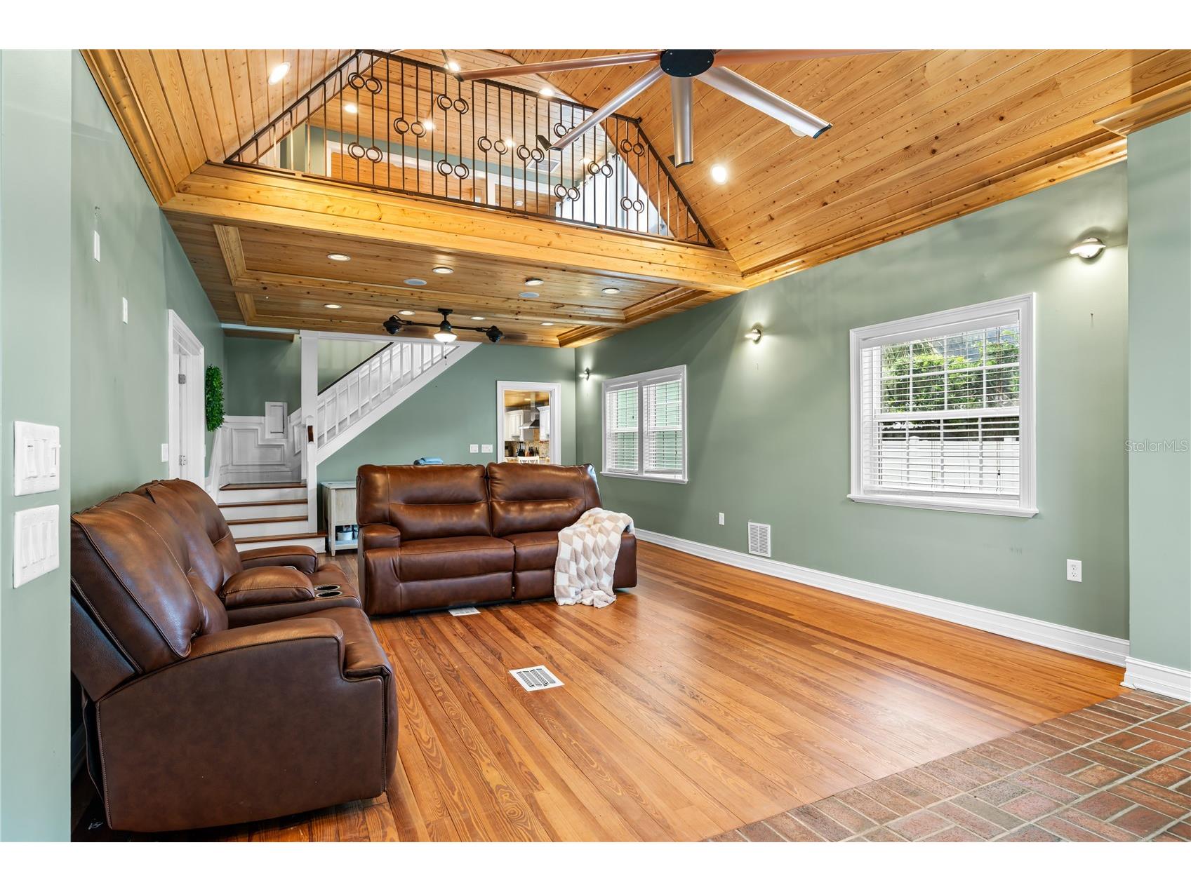 2424 E New York Avenue Deland FL 32724 - LAKE WINNEMISSETT O6423149 image9