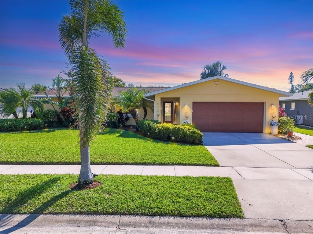 2424 Post Road Sarasota FL 34231 A4637569 image1