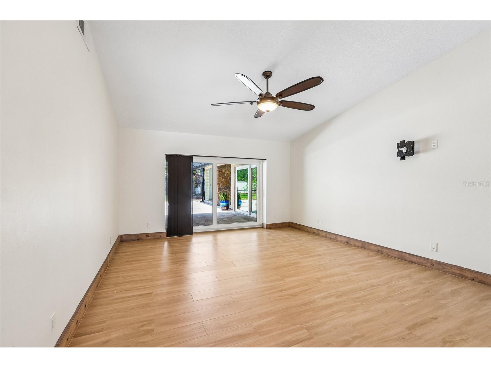 2424 Sundancer Drive Clearwater FL 33759 TB8507433 image16