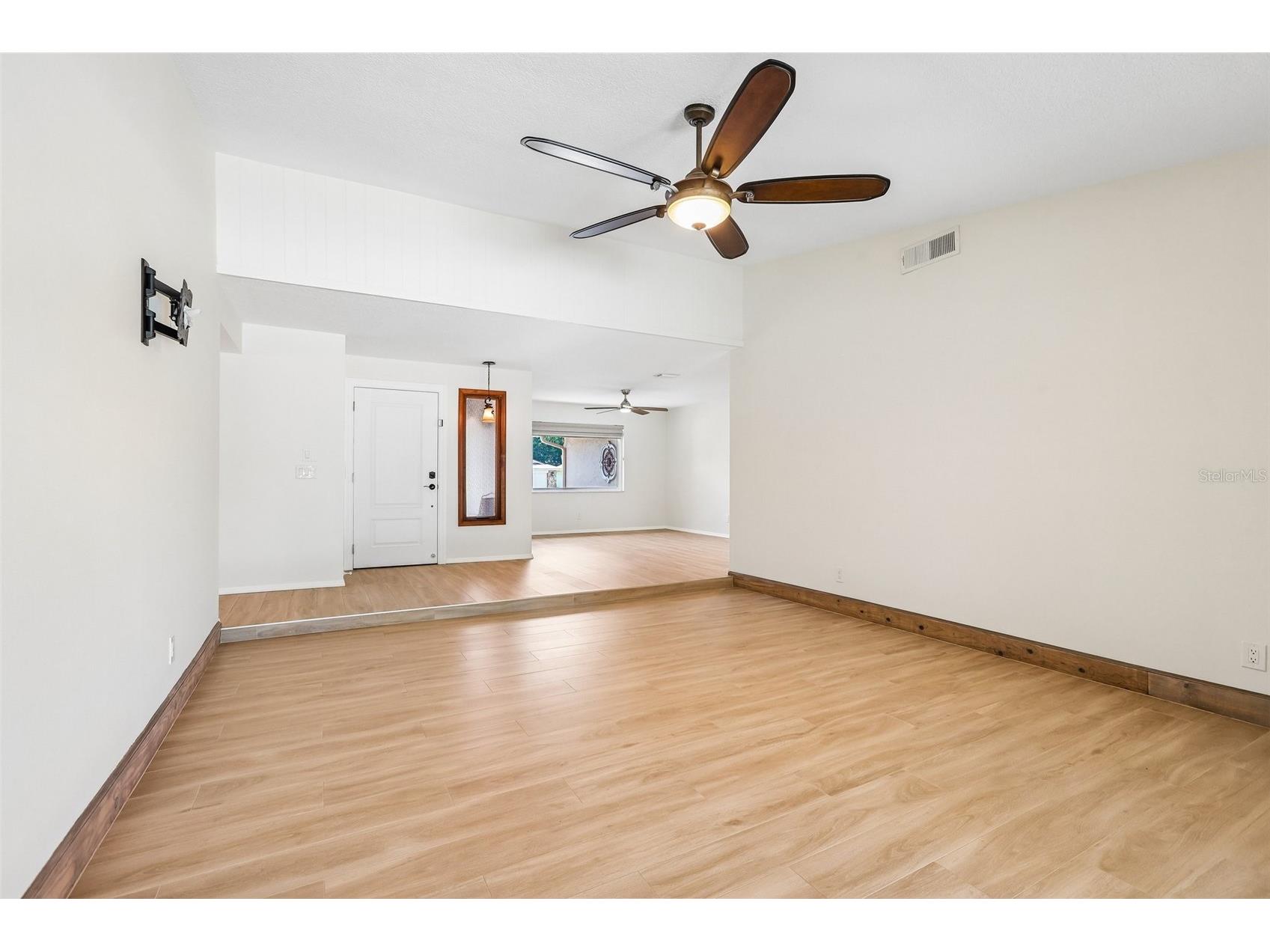 2424 Sundancer Drive Clearwater FL 33759 TB8507433 image18