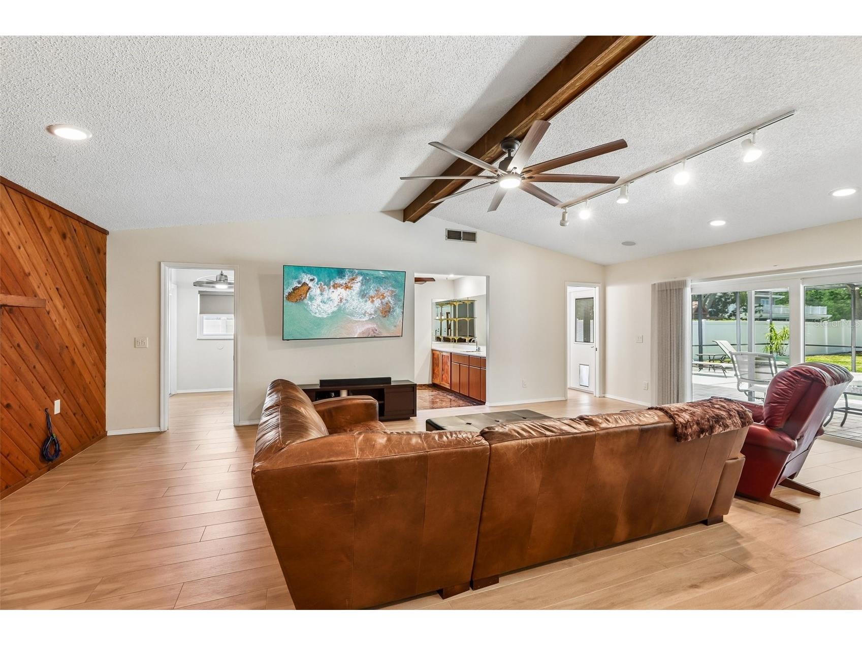 2424 Sundancer Drive Clearwater FL 33759 TB8507433 image25
