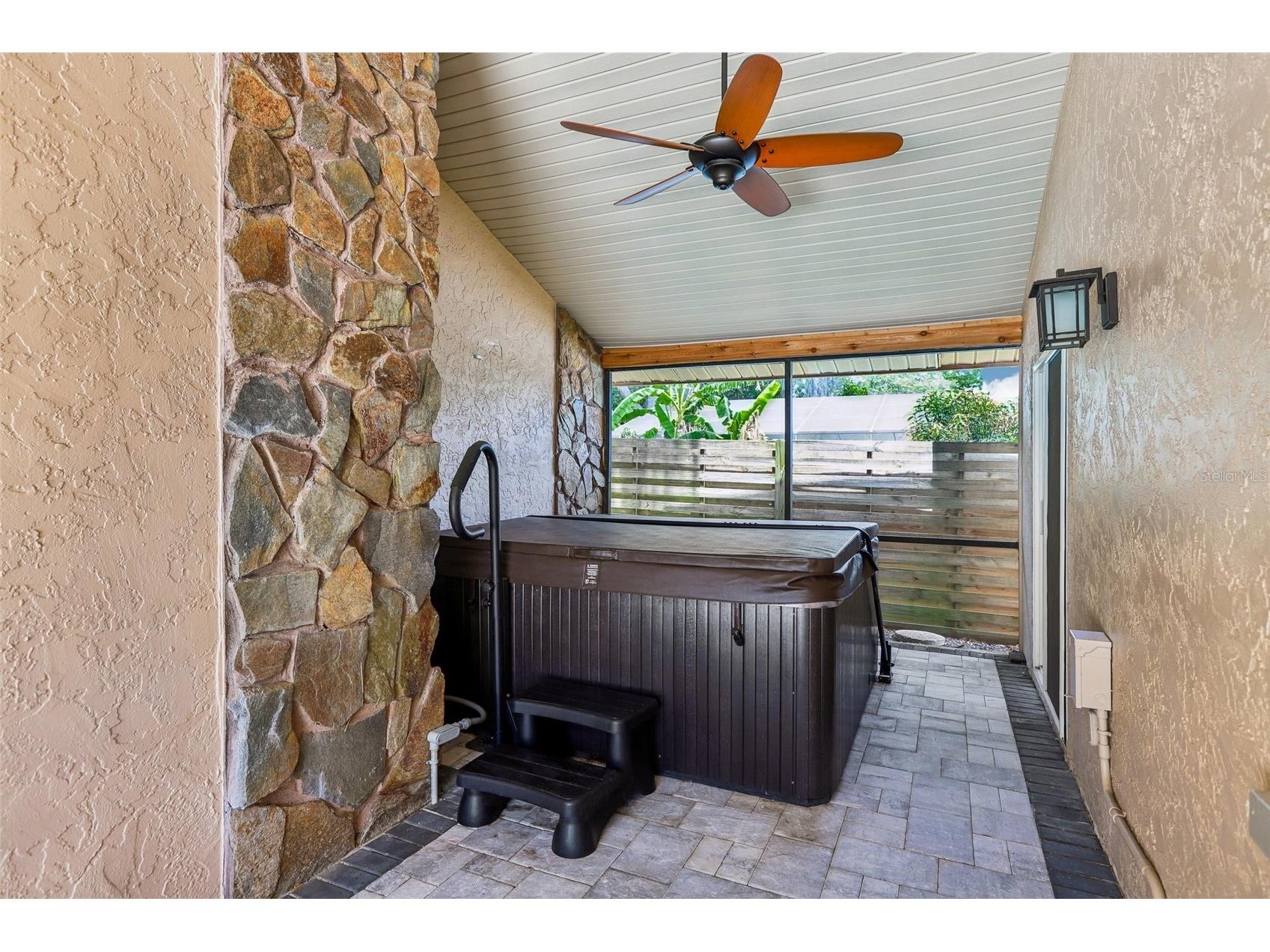 2424 Sundancer Drive Clearwater FL 33759 TB8507433 image78