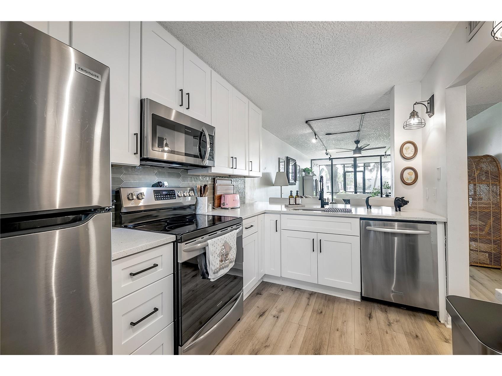 2424 W Tampa Bay Boulevard #M104 Tampa FL 33607 - HILLSBOROUGH RIVER TB8501429 image2