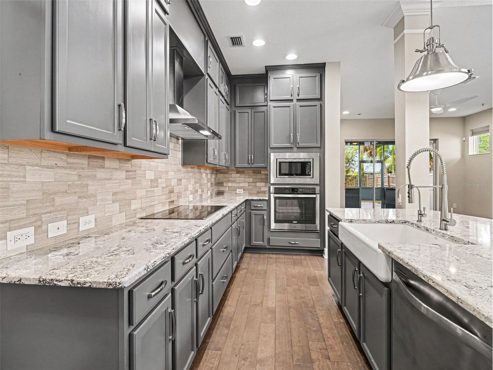 2424 Wood Street Sarasota FL 34237 TB8507065 image5