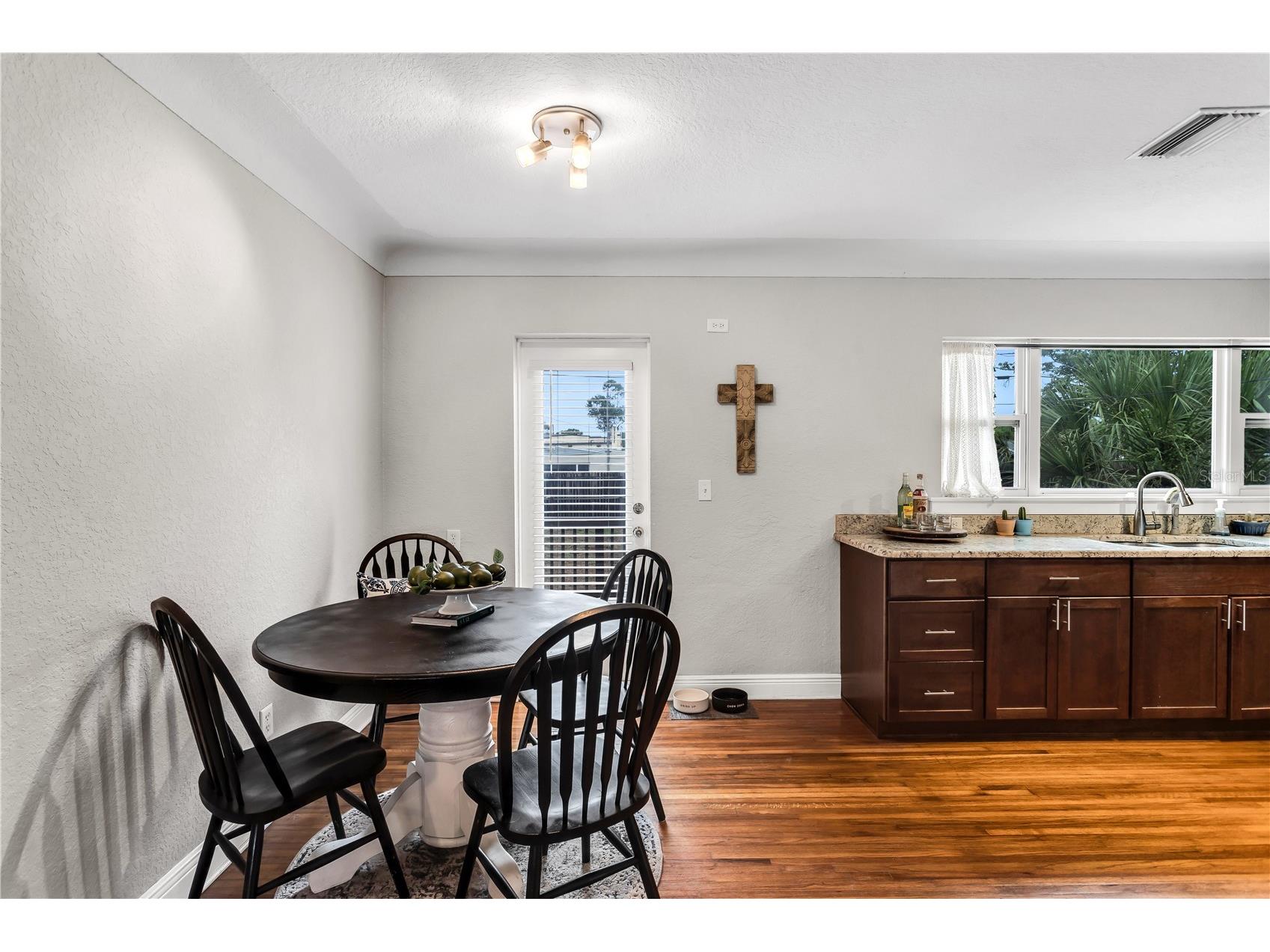2425 36th Avenue N Saint Petersburg FL 33713 TB8495647 image11