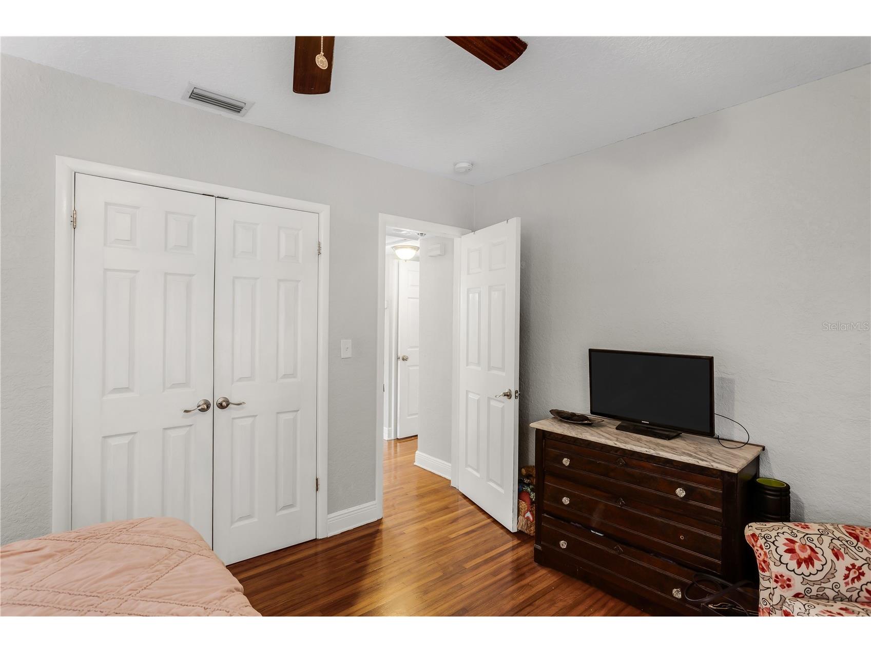 2425 36th Avenue N Saint Petersburg FL 33713 TB8495647 image20