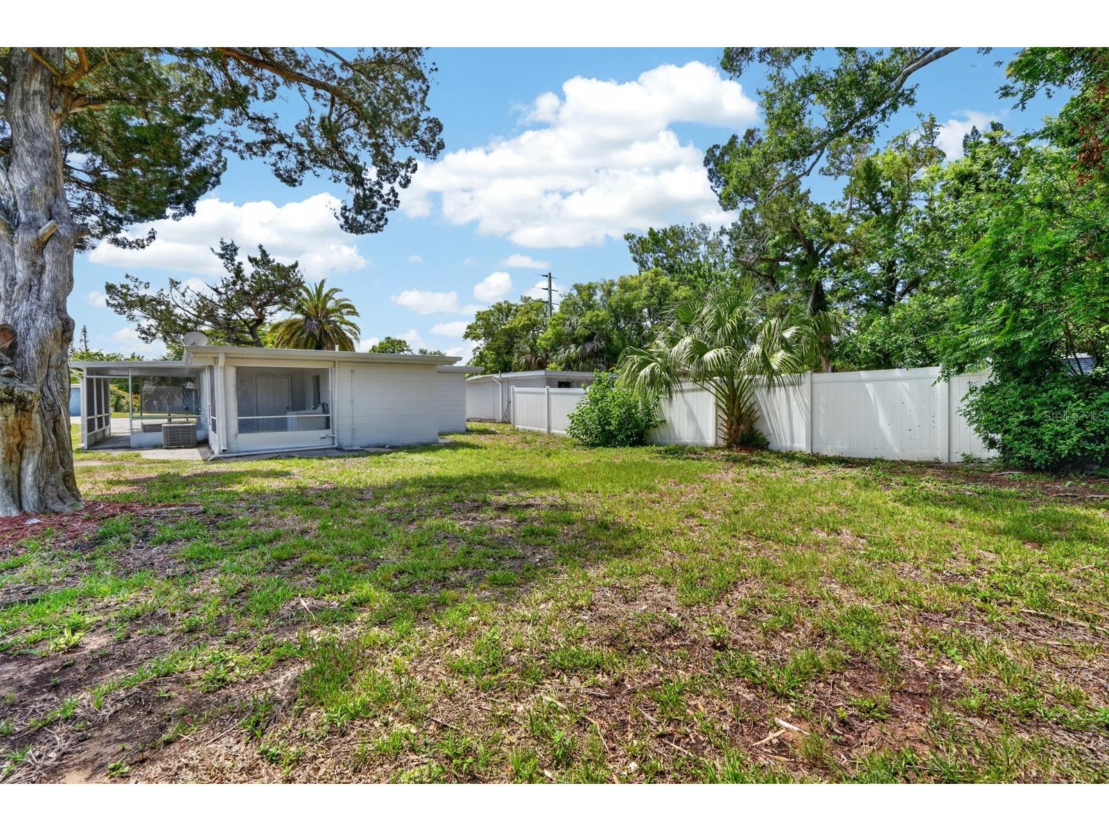 2425 Anastasia Drive South Daytona FL 32119 FC318105 image23