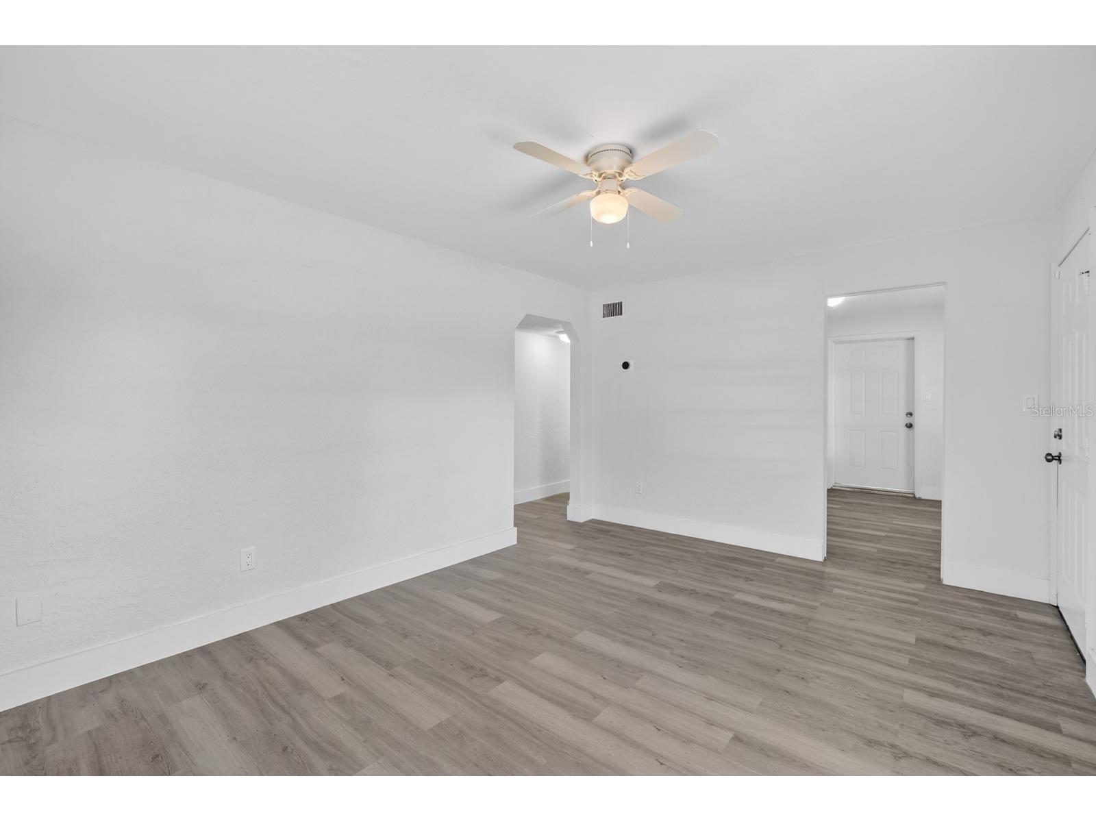 2425 Anastasia Drive South Daytona FL 32119 FC318105 image5