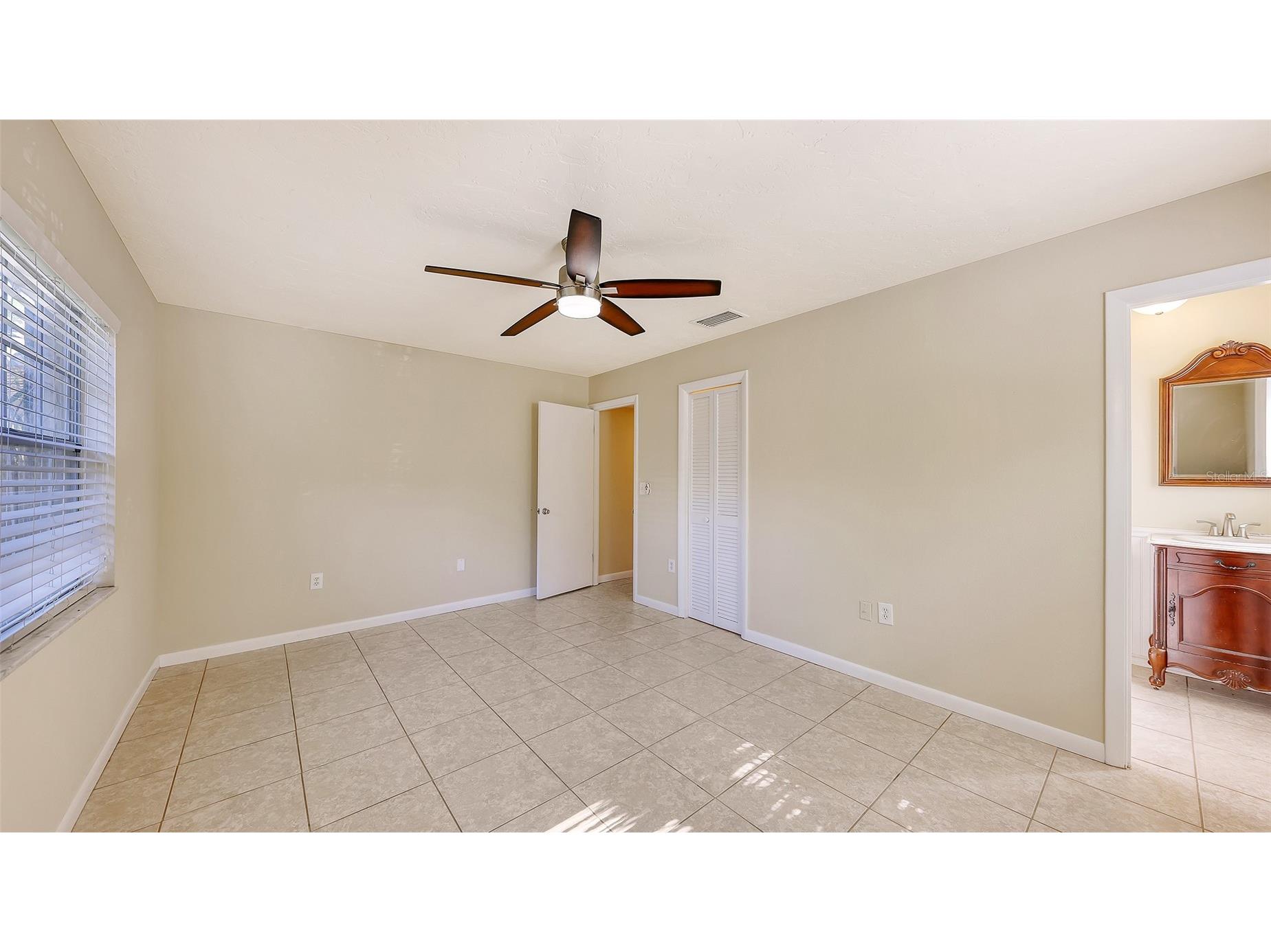 2425 Aspinwall Street #2425 Sarasota FL 34237 A4679117 image13