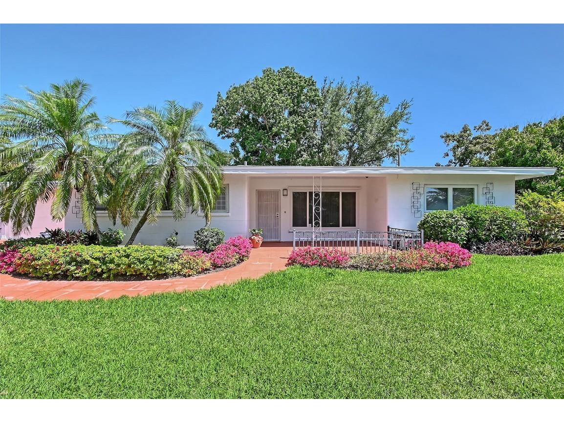 2425 Calamonga Lane Sarasota FL 34239 A4649759 image1
