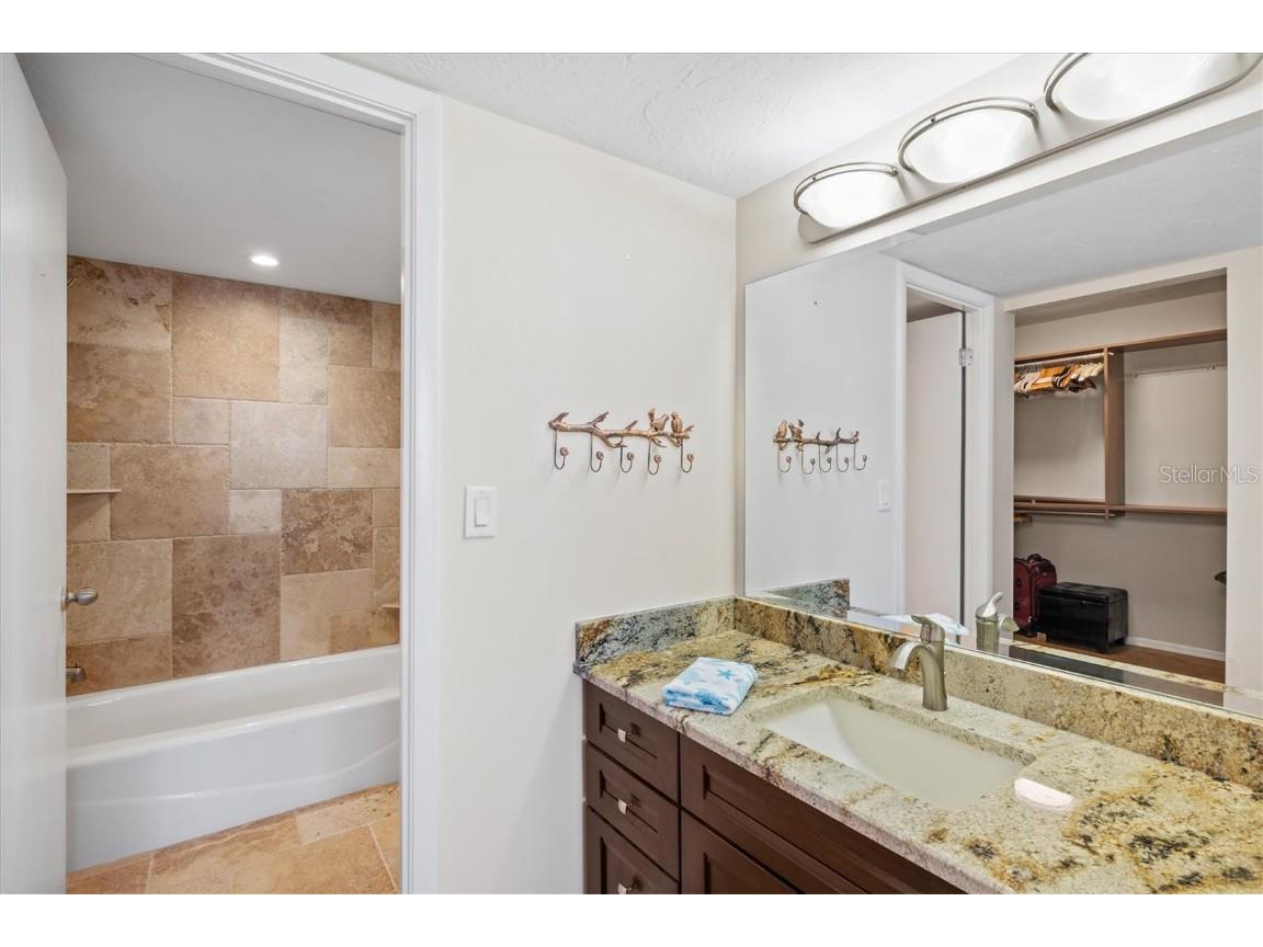 2425 Gulf Of Mexico Drive #10F Longboat Key FL 34228 A4656887 image35