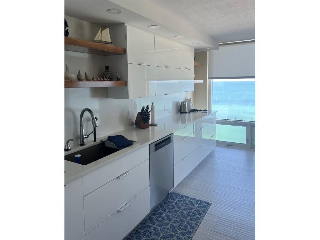 2425 Gulf Of Mexico Drive #11F Longboat Key FL 34228 A4663629 image4