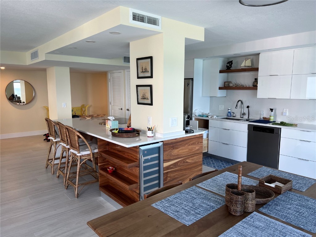 2425 Gulf Of Mexico Drive #11F Longboat Key FL 34228 A4663629 image9