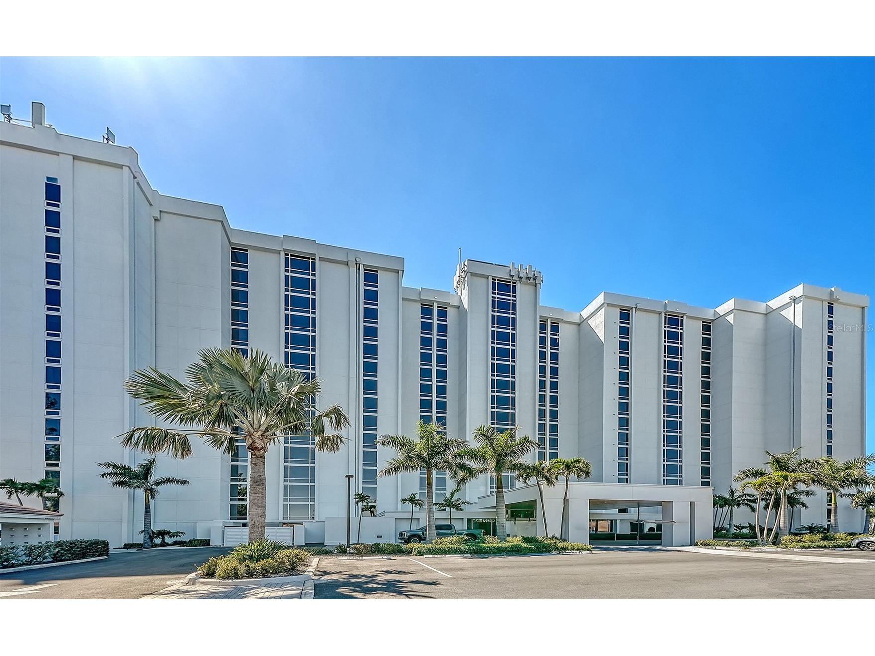 2425 Gulf Of Mexico Drive #14E Longboat Key FL 34228 A4686539 image2