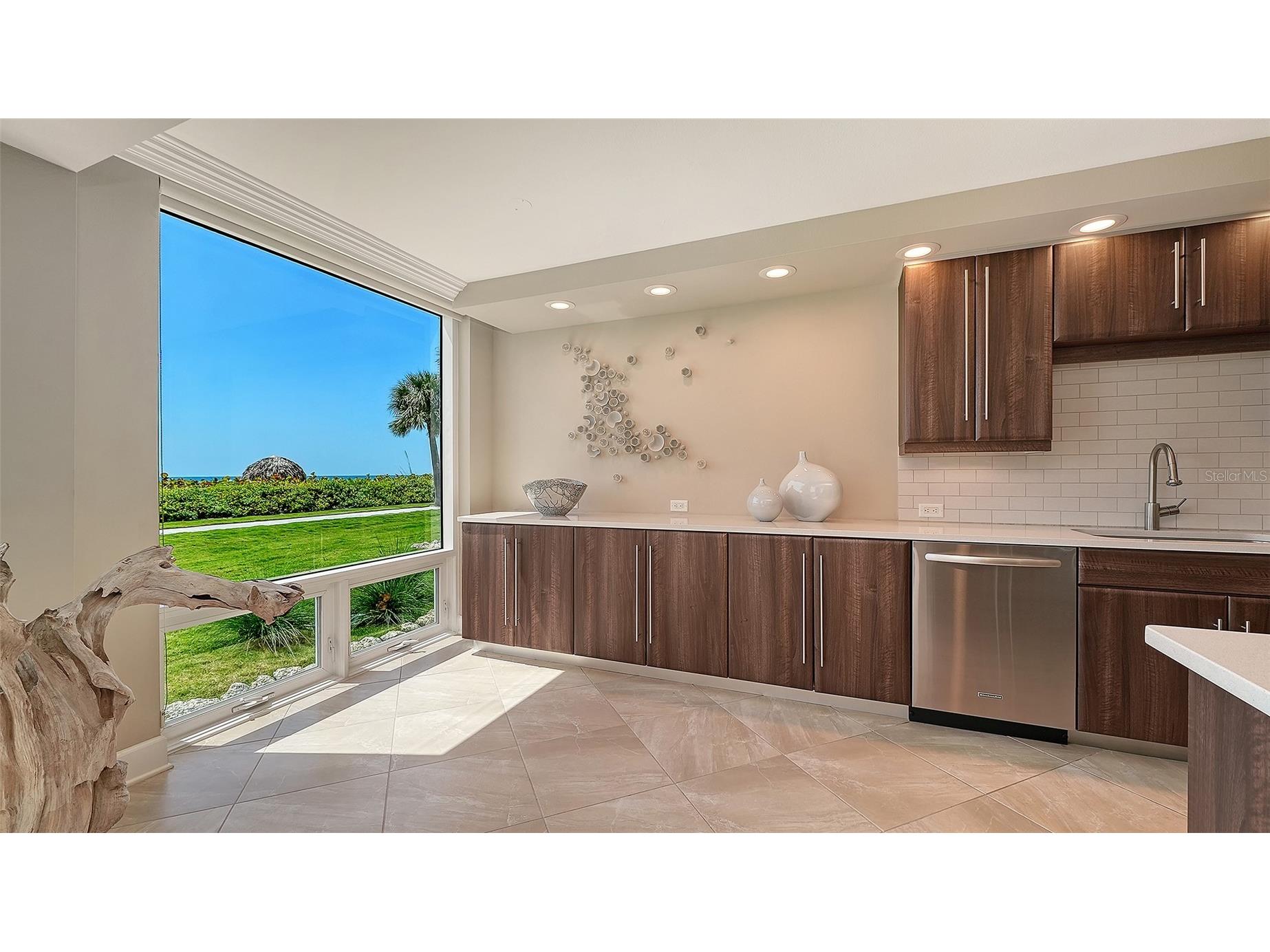 2425 Gulf Of Mexico Drive #1A Longboat Key FL 34228 A4688987 image11