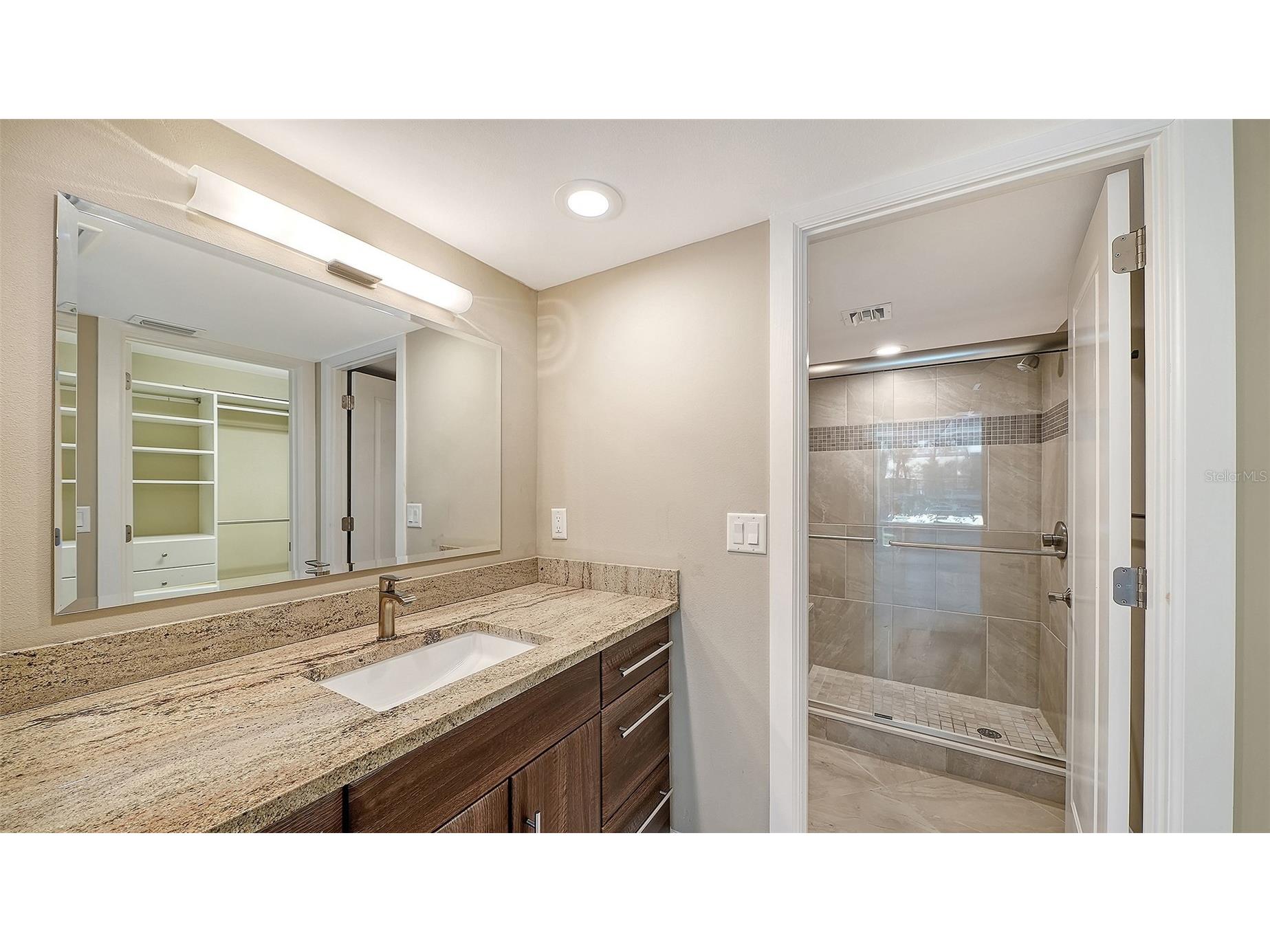 2425 Gulf Of Mexico Drive #1A Longboat Key FL 34228 A4688987 image18