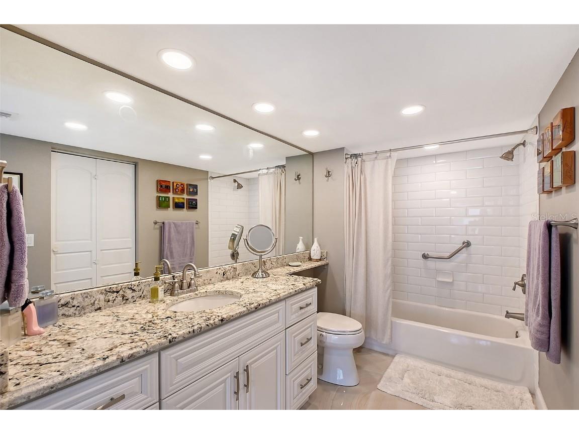 2425 Gulf Of Mexico Drive #6A Longboat Key FL 34228 - GULF OF MEXICO A4652503 image17