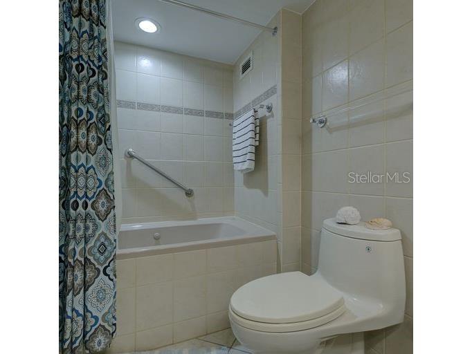 2425 Gulf Of Mexico Drive #7B Longboat Key FL 34228 A4547447 image28