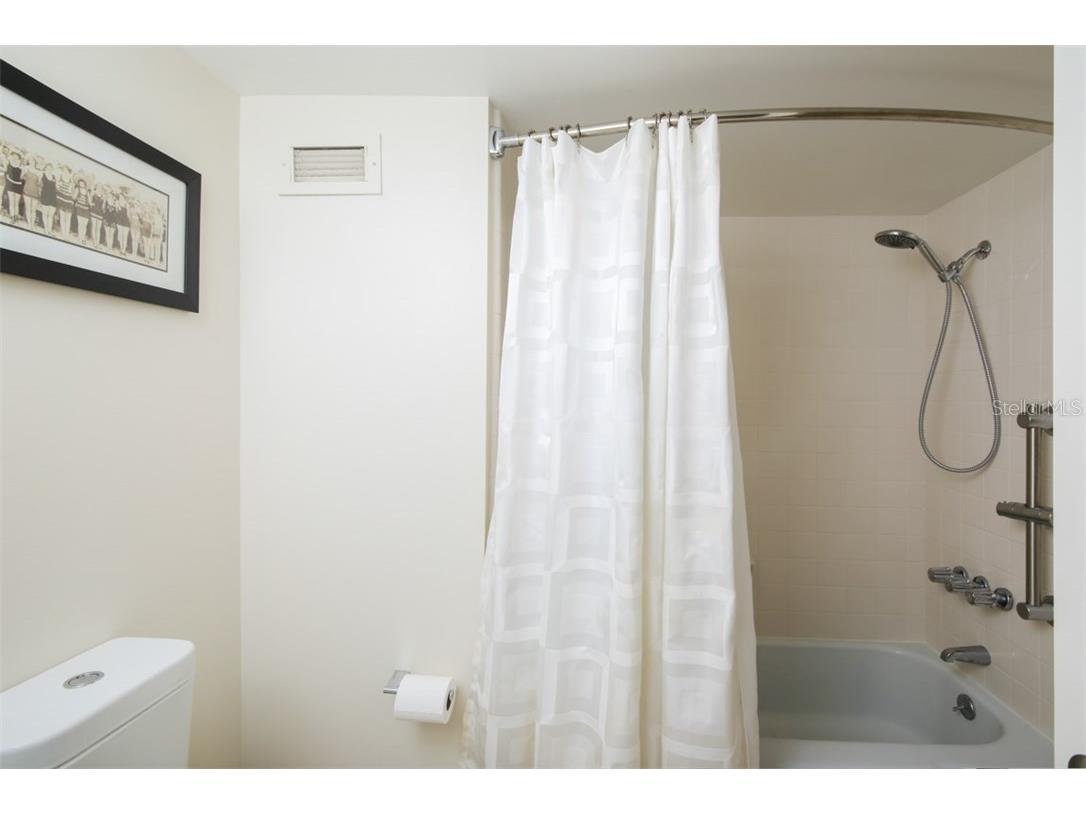 2425 Gulf Of Mexico Drive #7C Longboat Key FL 34228 - GULF OF MEXICO A4215382 image15