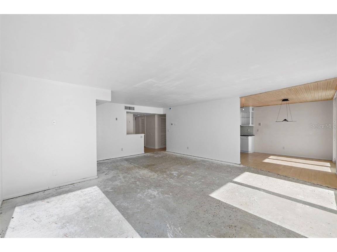 2425 Gulf Of Mexico Drive #7D Longboat Key FL 34228 A4669066 image10