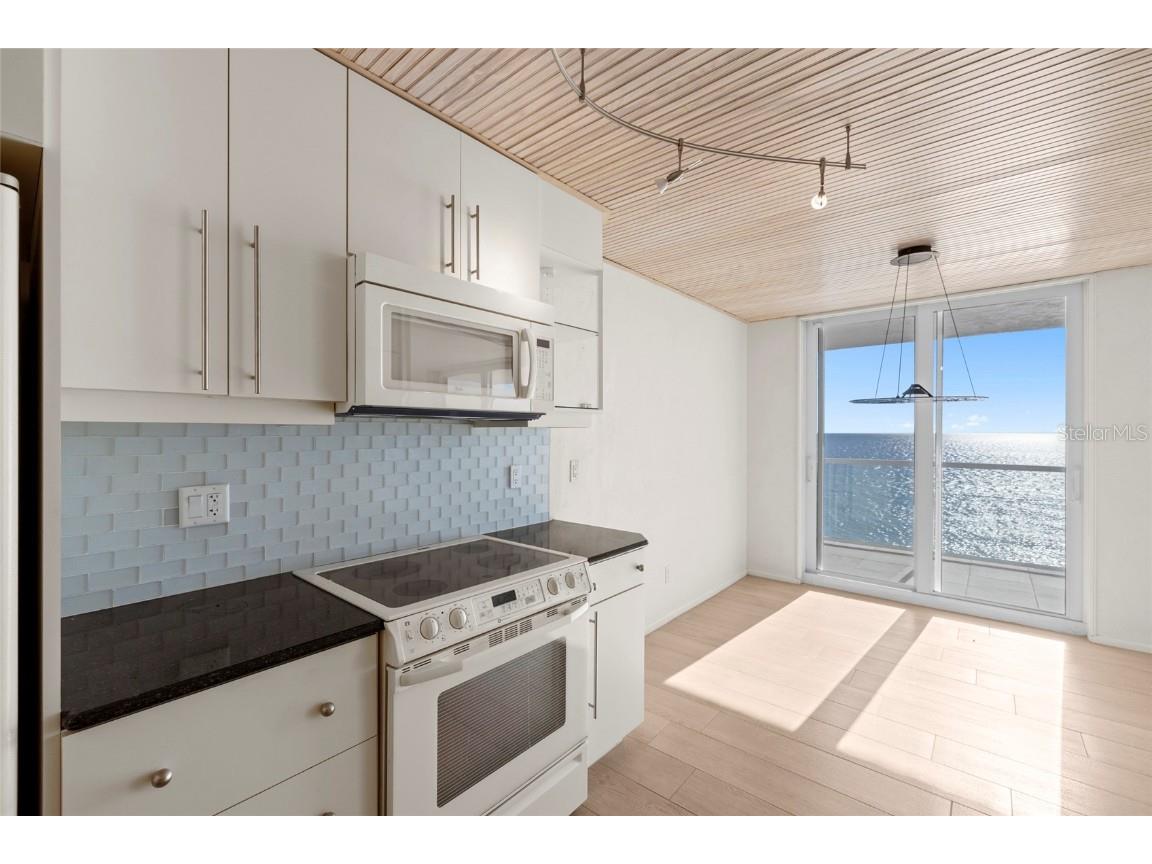 2425 Gulf Of Mexico Drive #7D Longboat Key FL 34228 A4669066 image13