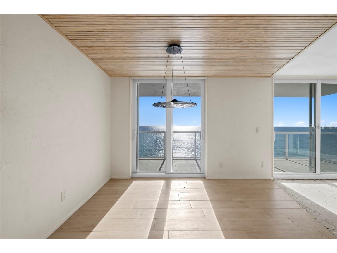 2425 Gulf Of Mexico Drive #7D Longboat Key FL 34228 A4669066 image17