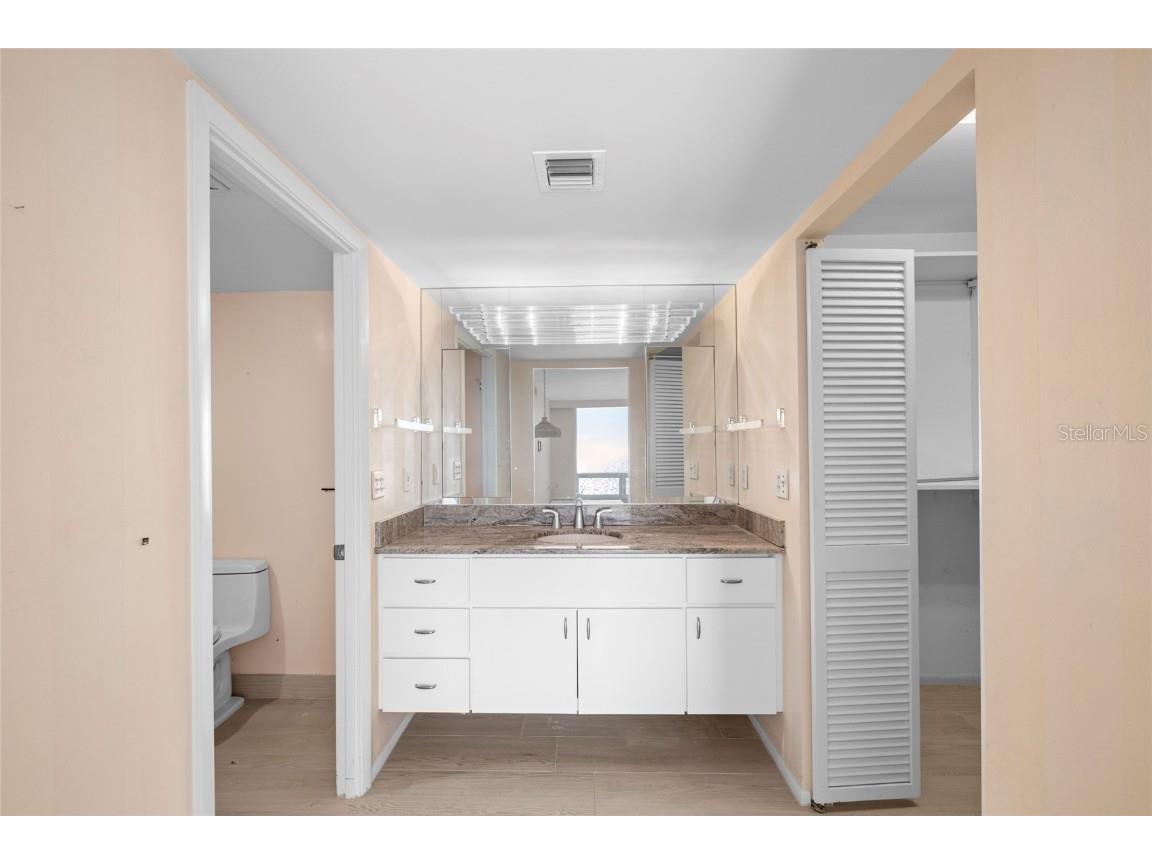 2425 Gulf Of Mexico Drive #7D Longboat Key FL 34228 A4669066 image25