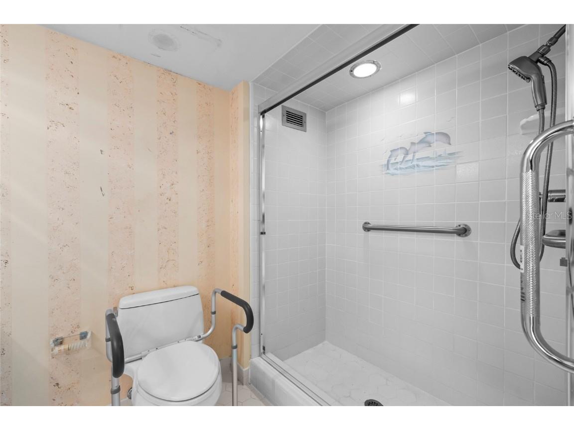 2425 Gulf Of Mexico Drive #7D Longboat Key FL 34228 A4669066 image37