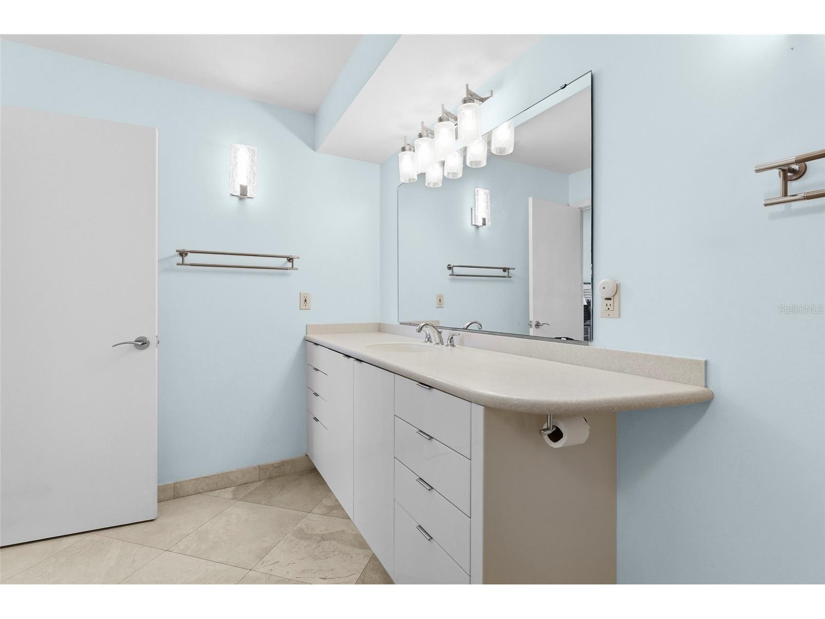 2425 Gulf Of Mexico Drive #8C Longboat Key FL 34228 A4688797 image41
