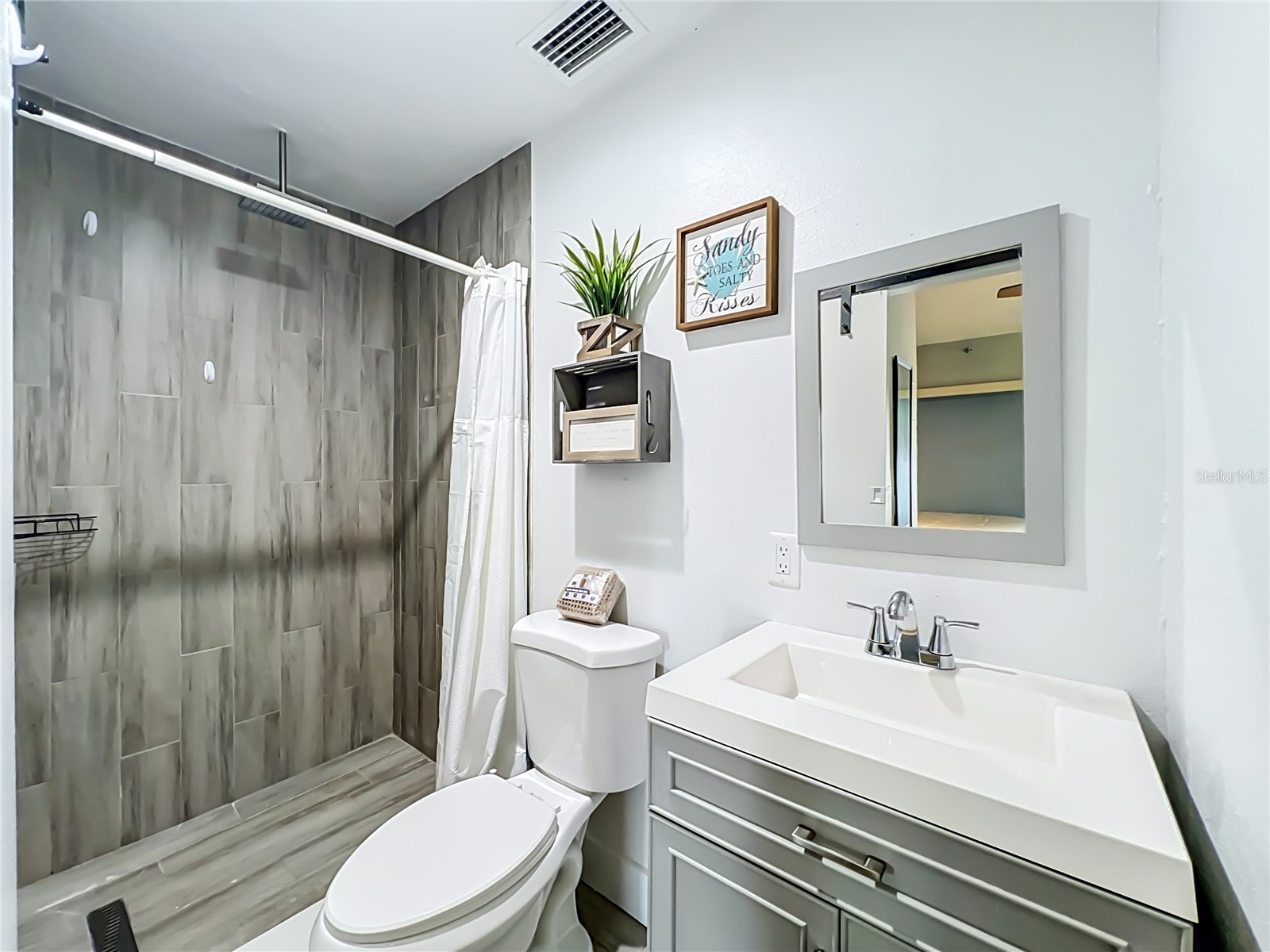 2425 Lauderdale Court Orlando FL 32805 O6425184 image44