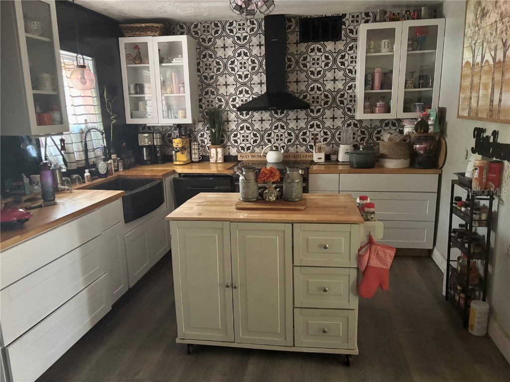 2425 Sandy Ln Orlando FL 32808 O6333075 image11