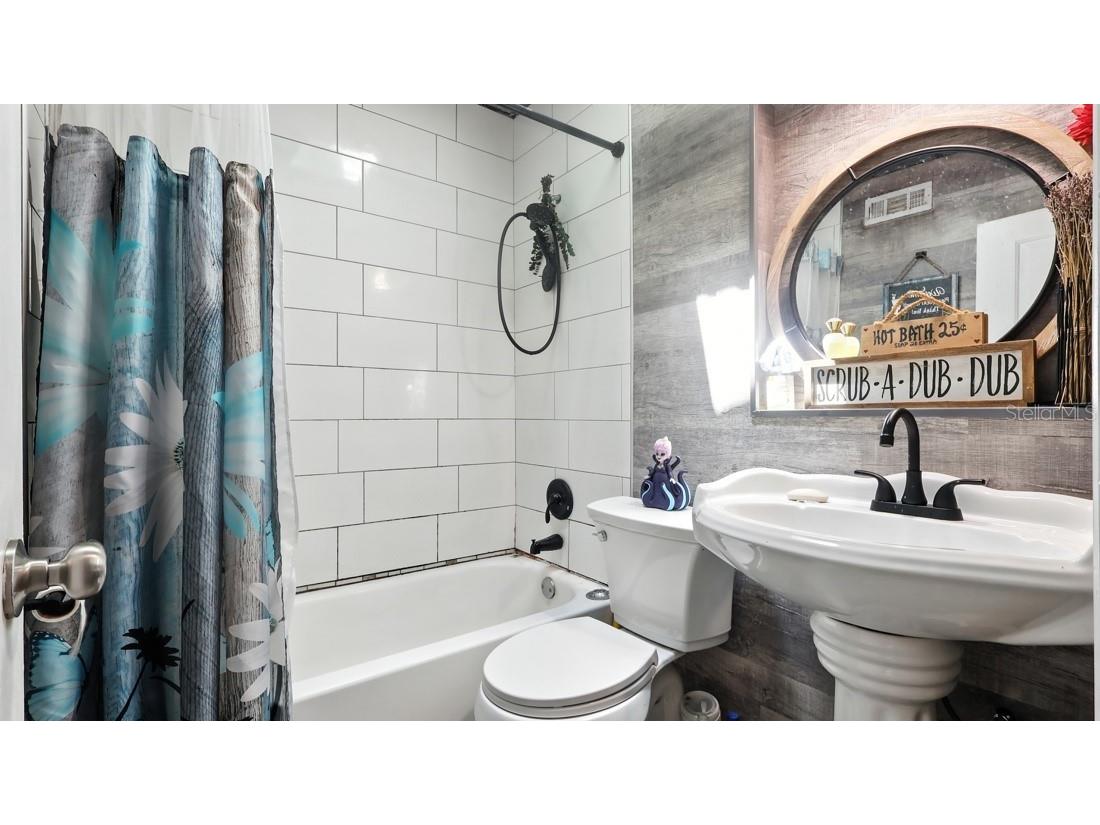 2425 Sandy Ln Orlando FL 32808 O6333075 image16