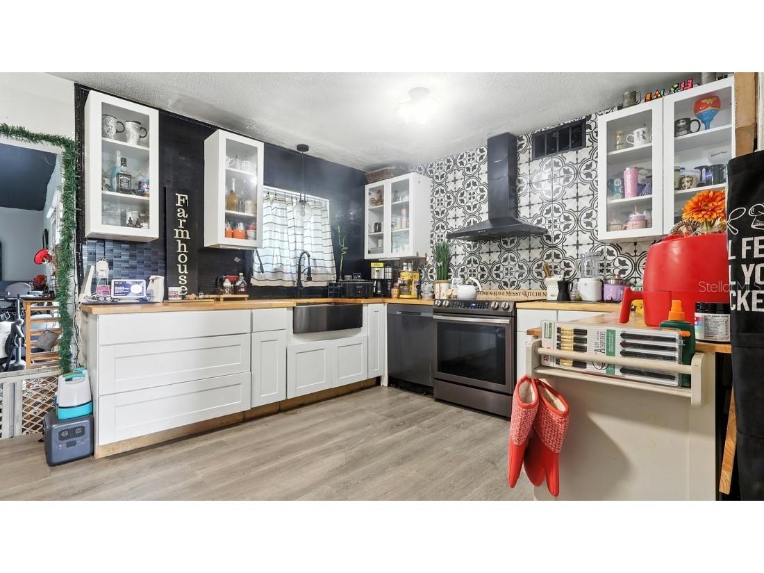 2425 Sandy Ln Orlando FL 32808 O6333075 image8