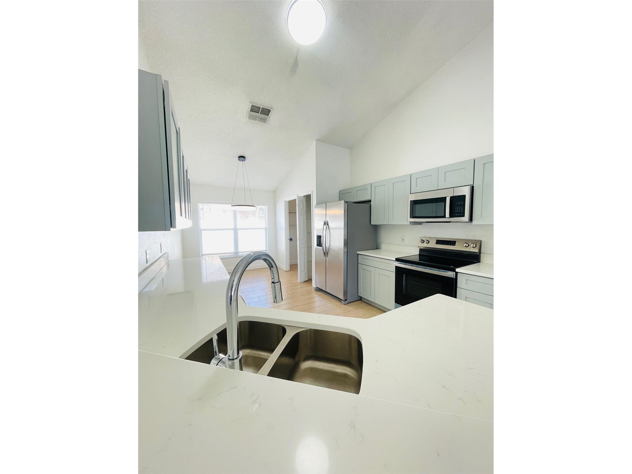 2425 Timothy Lane Kissimmee FL 34743 O6393302 image6