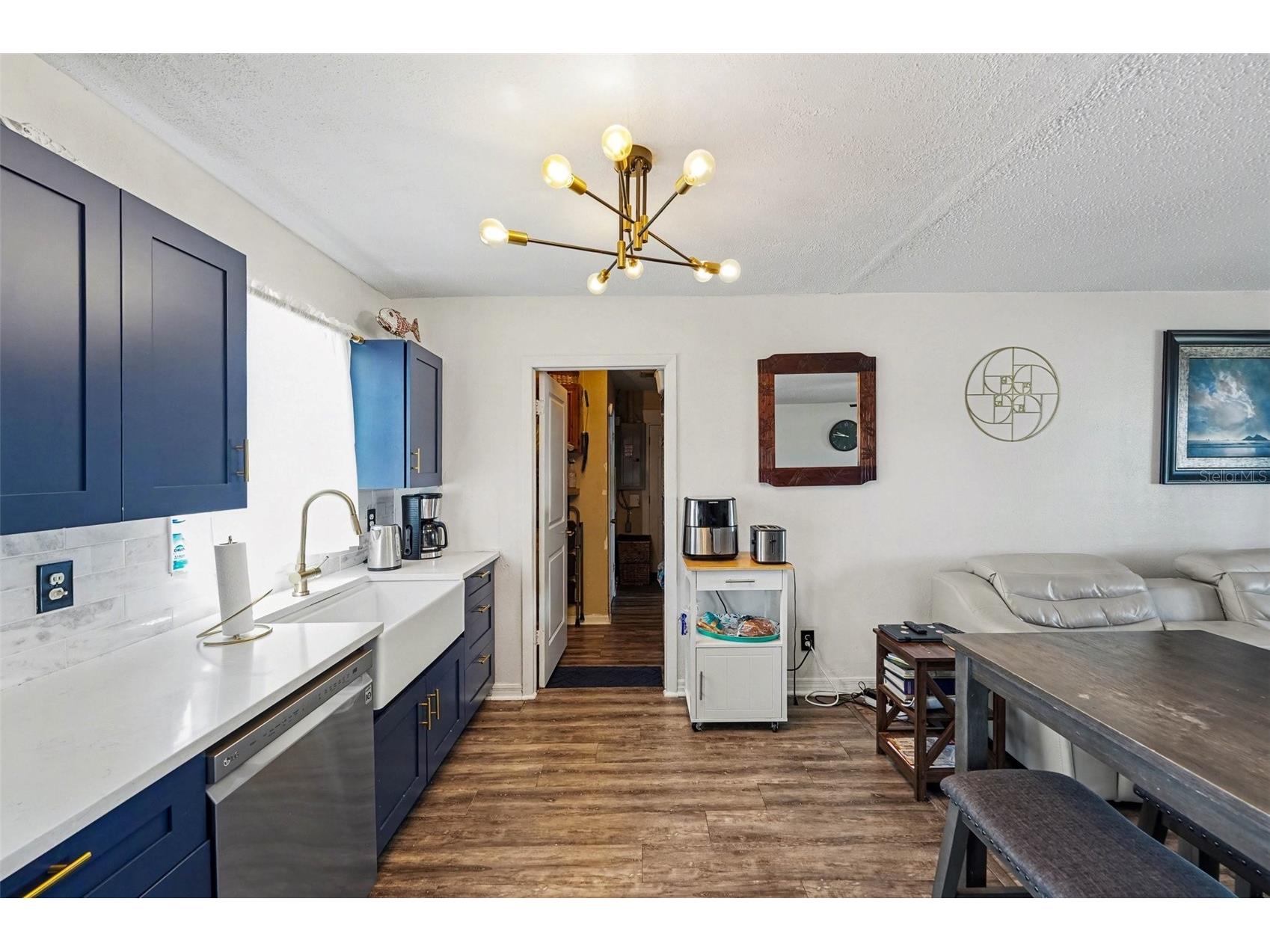 2426 17th Avenue N Saint Petersburg FL 33713 TB8484233 image4