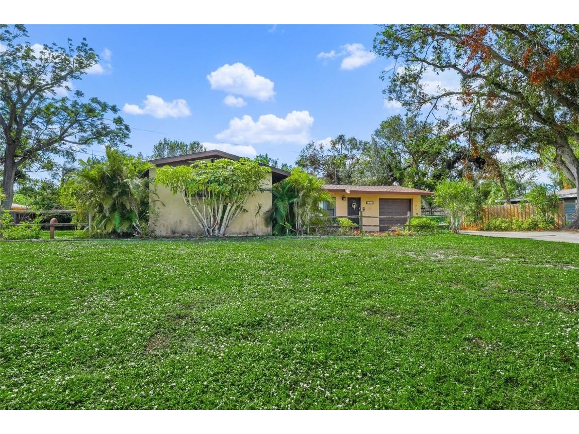 2426 Calamonga Lane Sarasota FL 34239 A4628209 image1