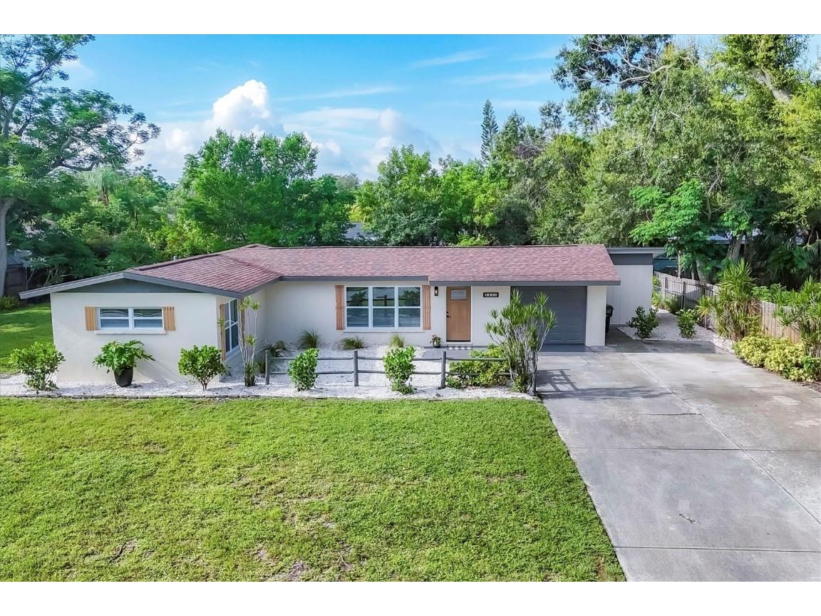 2426 Calamonga Lane Sarasota FL 34239 A4658973 image1