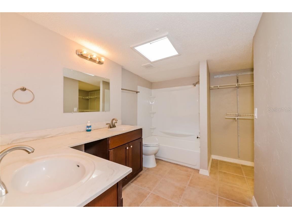 2426 Stratford Drive Sarasota FL 34232 O6359632 image10