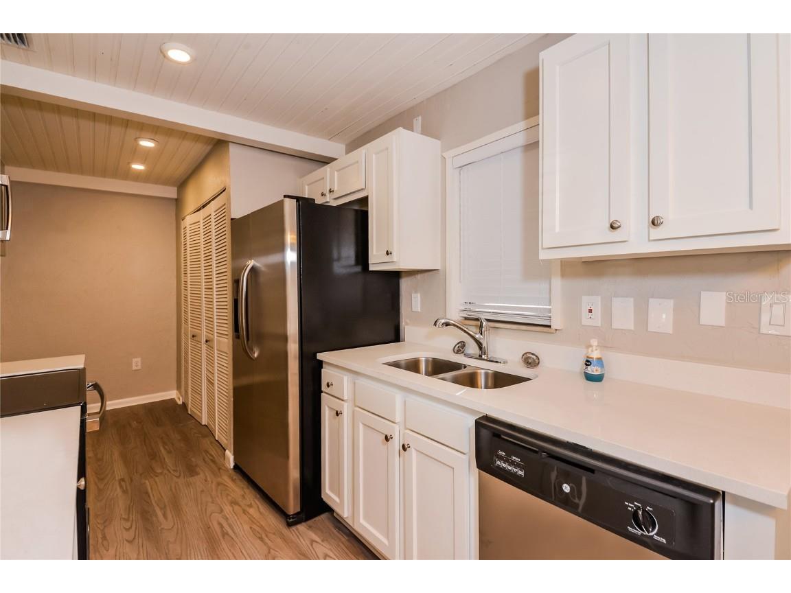 2426 Stratford Drive Sarasota FL 34232 O6359632 image6