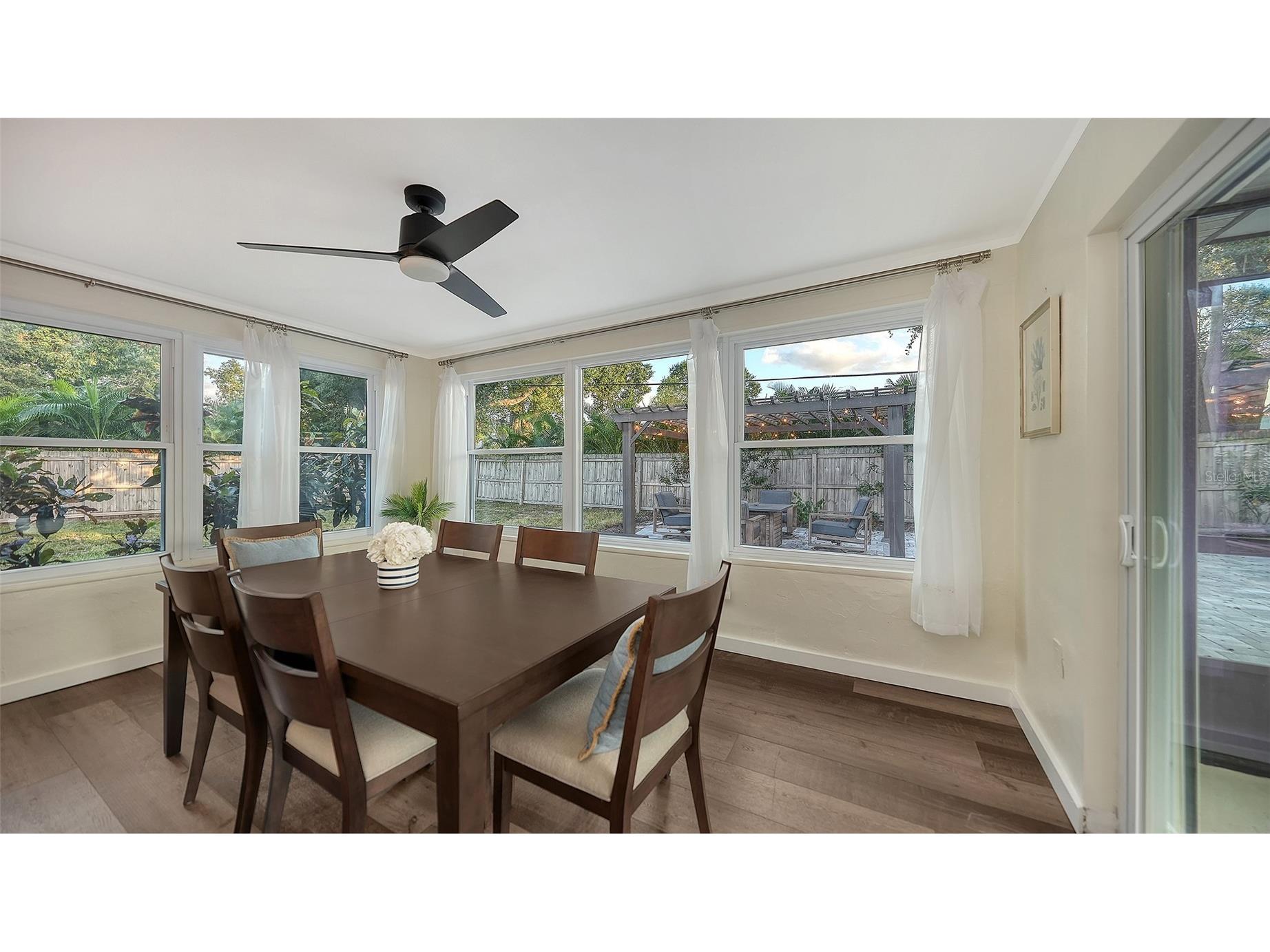 2426 Wisteria Street Sarasota FL 34239 A4668620 image16