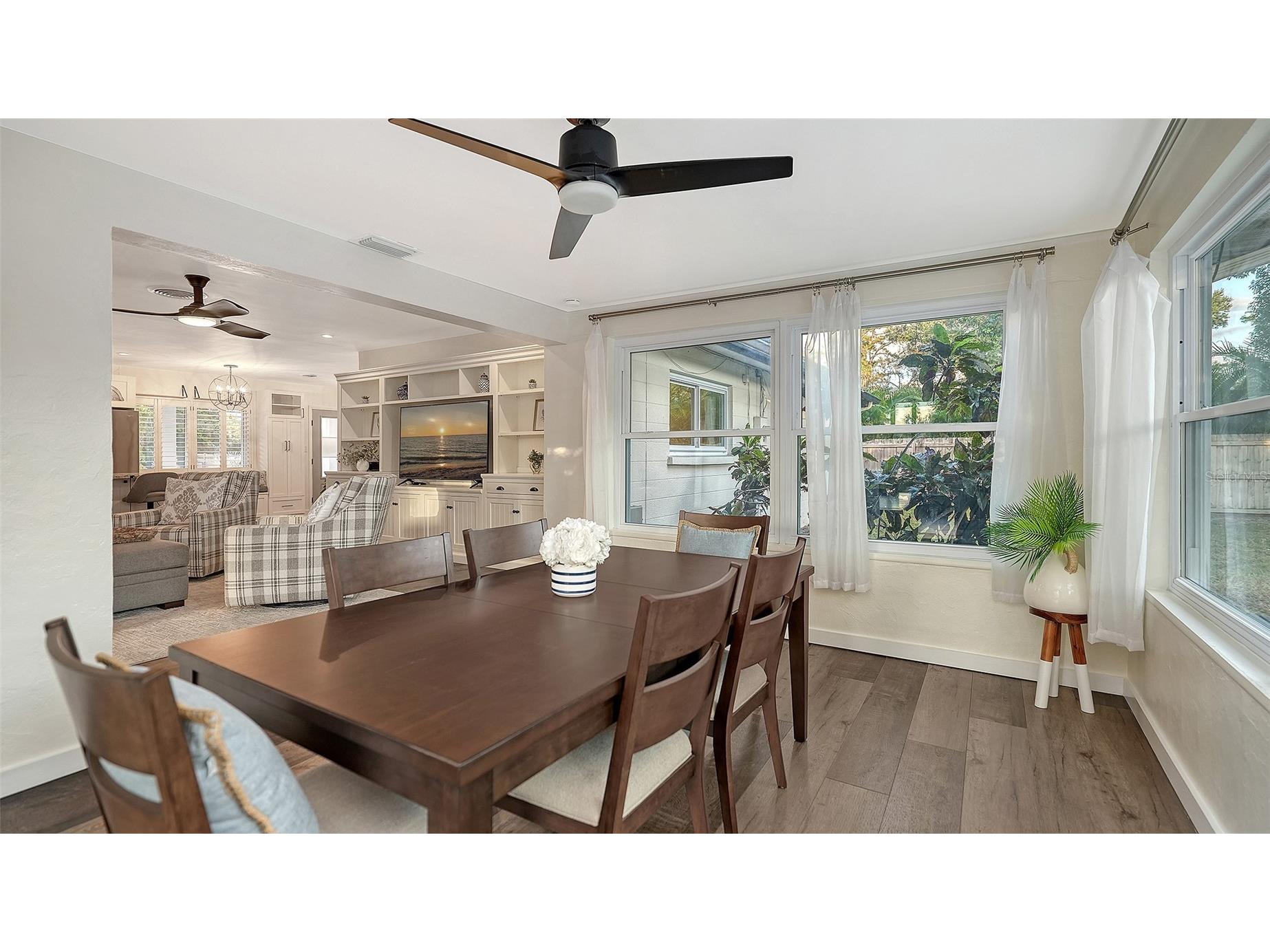 2426 Wisteria Street Sarasota FL 34239 A4668620 image17