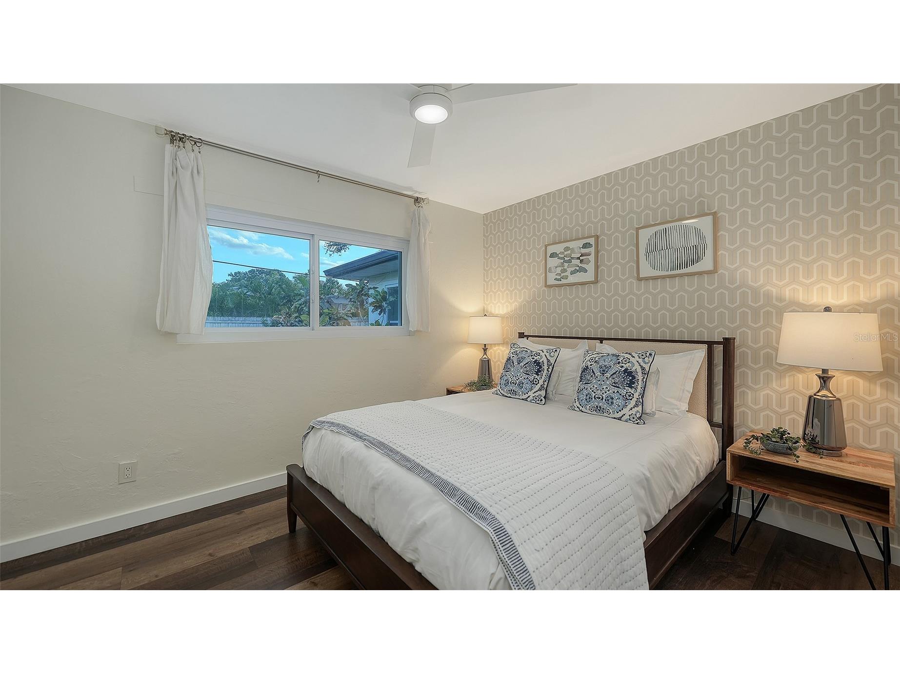 2426 Wisteria Street Sarasota FL 34239 A4668620 image19