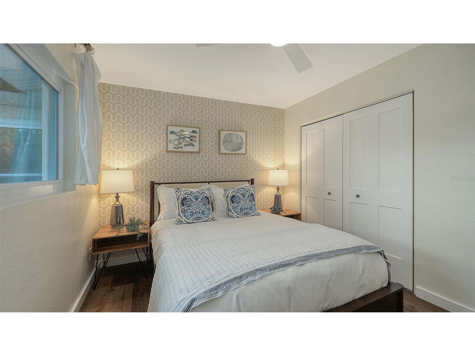 2426 Wisteria Street Sarasota FL 34239 A4668620 image20