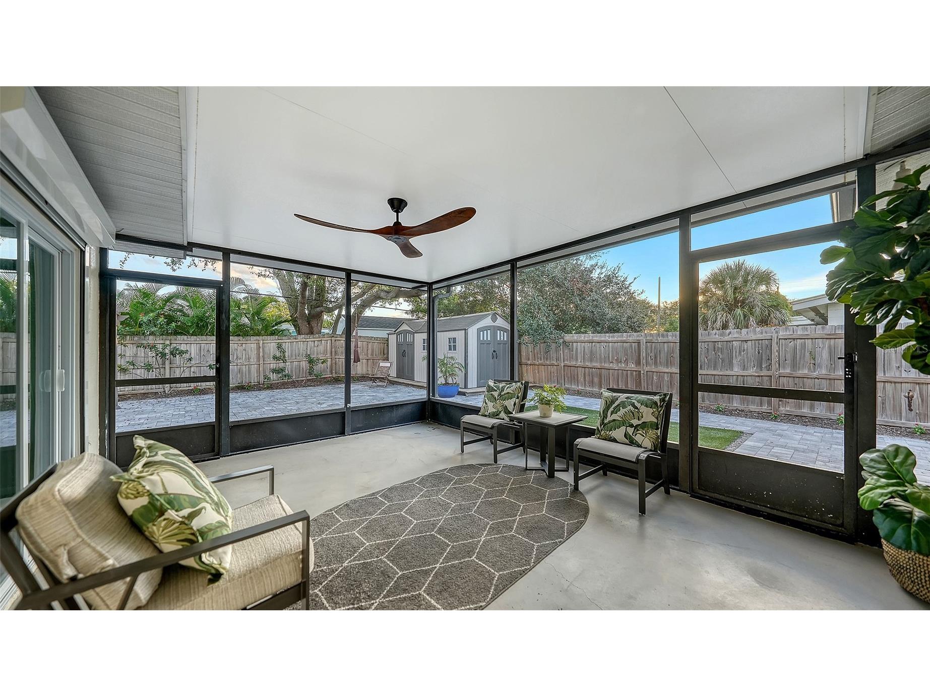 2426 Wisteria Street Sarasota FL 34239 A4668620 image29