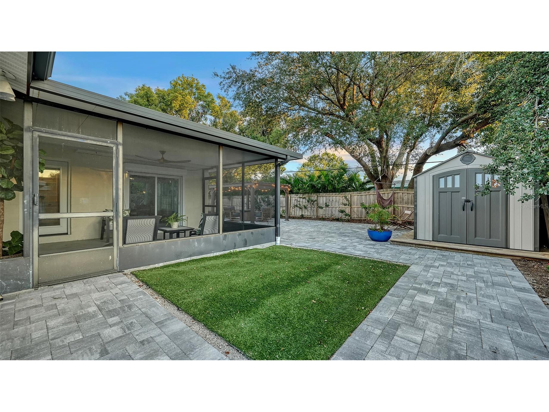 2426 Wisteria Street Sarasota FL 34239 A4668620 image31