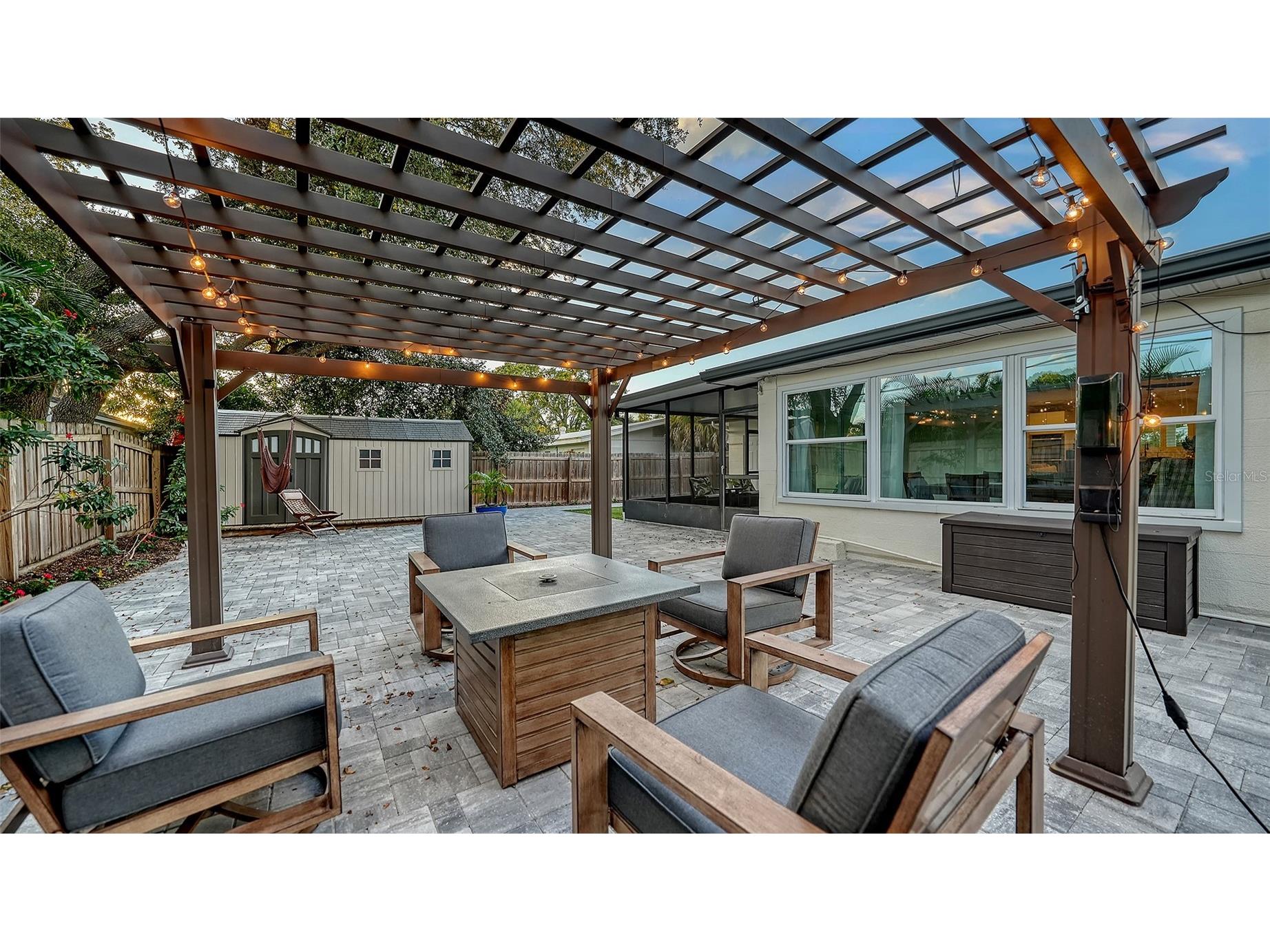 2426 Wisteria Street Sarasota FL 34239 A4668620 image32