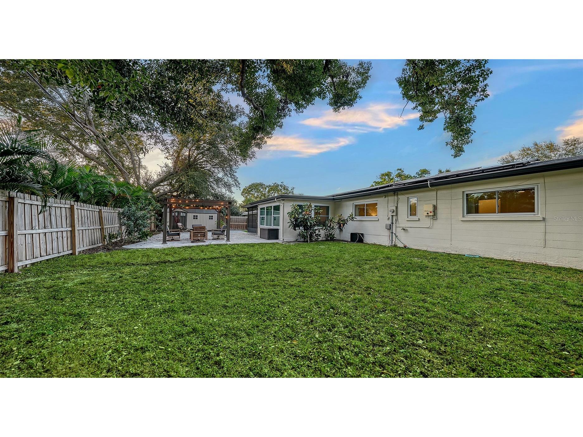 2426 Wisteria Street Sarasota FL 34239 A4668620 image33