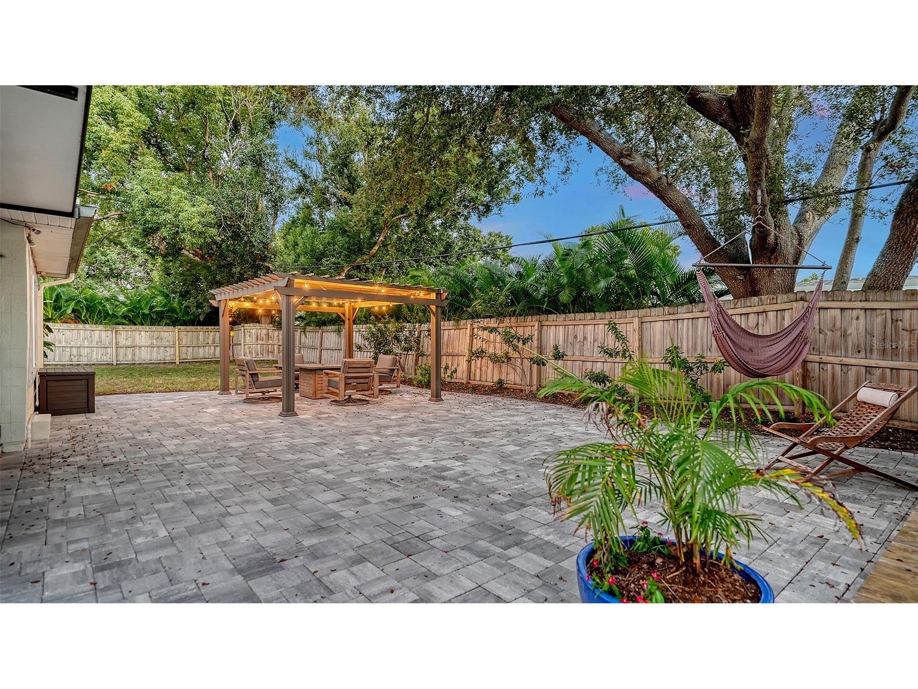 2426 Wisteria Street Sarasota FL 34239 A4668620 image34