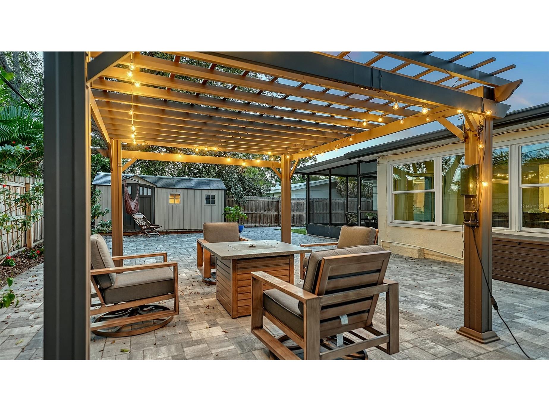 2426 Wisteria Street Sarasota FL 34239 A4668620 image37